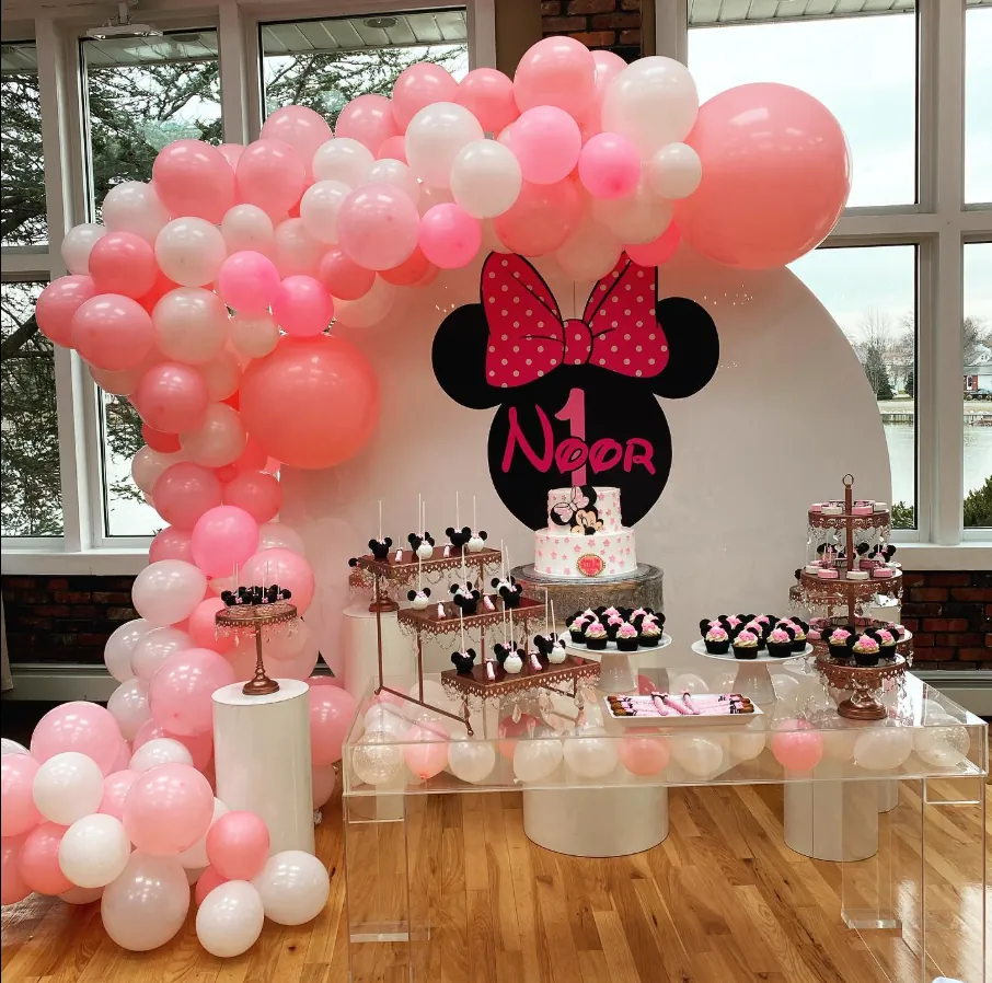 Minnie Mouse themed party